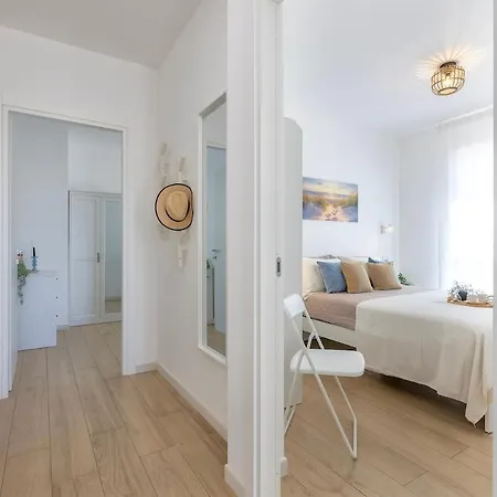 Blue Harbor Terrace View Unit With Terrace Overlooking The Sea